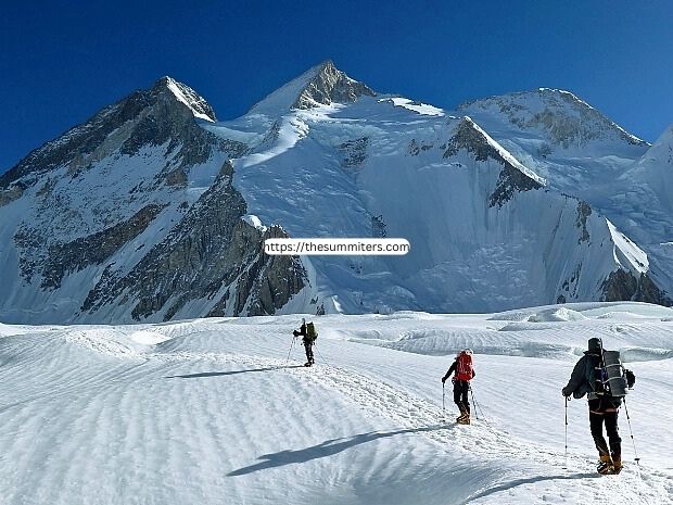 Gasherbrum II (8,035 m / 26,362 ft)